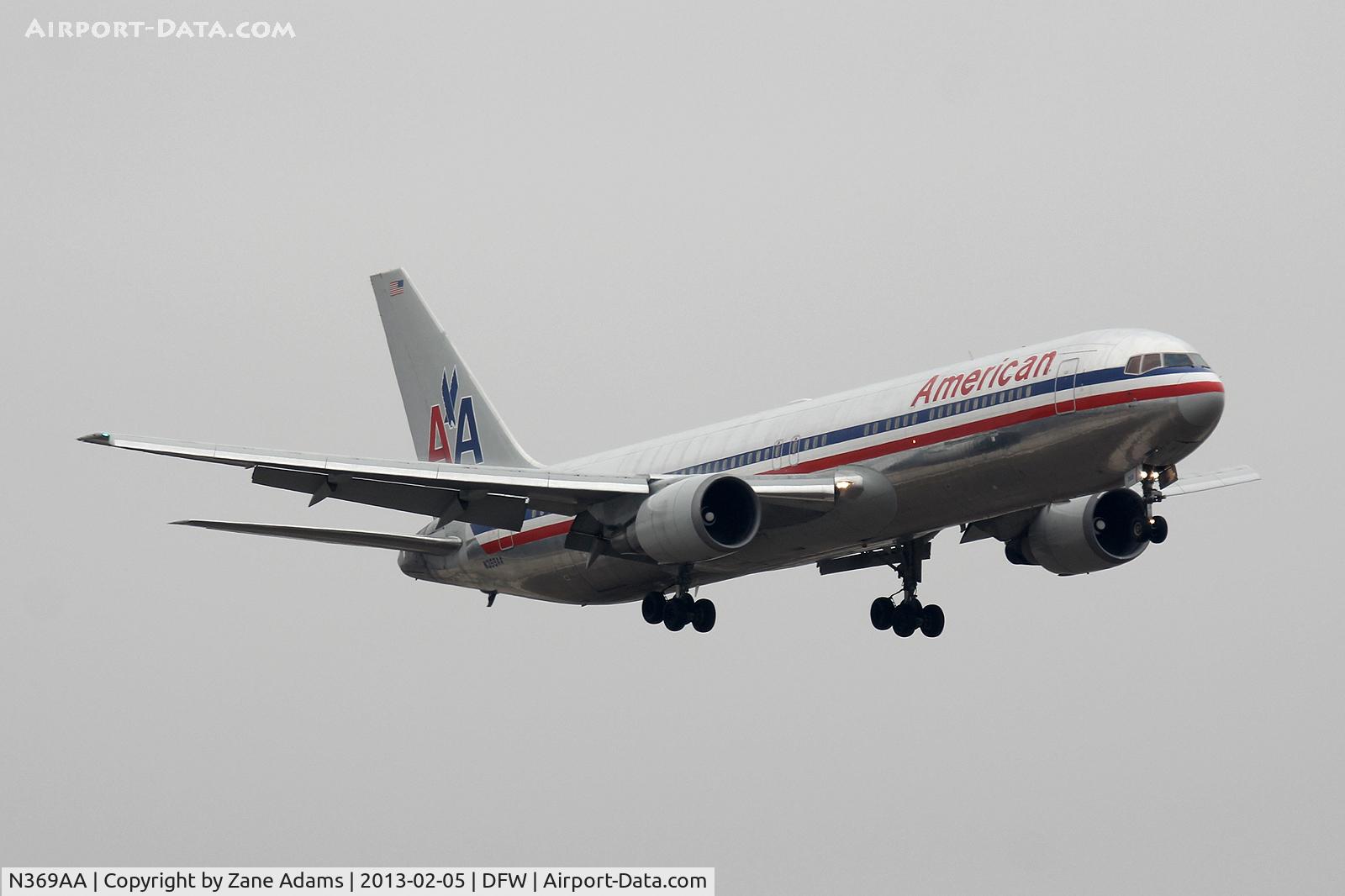N369AA, 1992 Boeing 767-323 C/N 25196, Arriving at DFW Airport