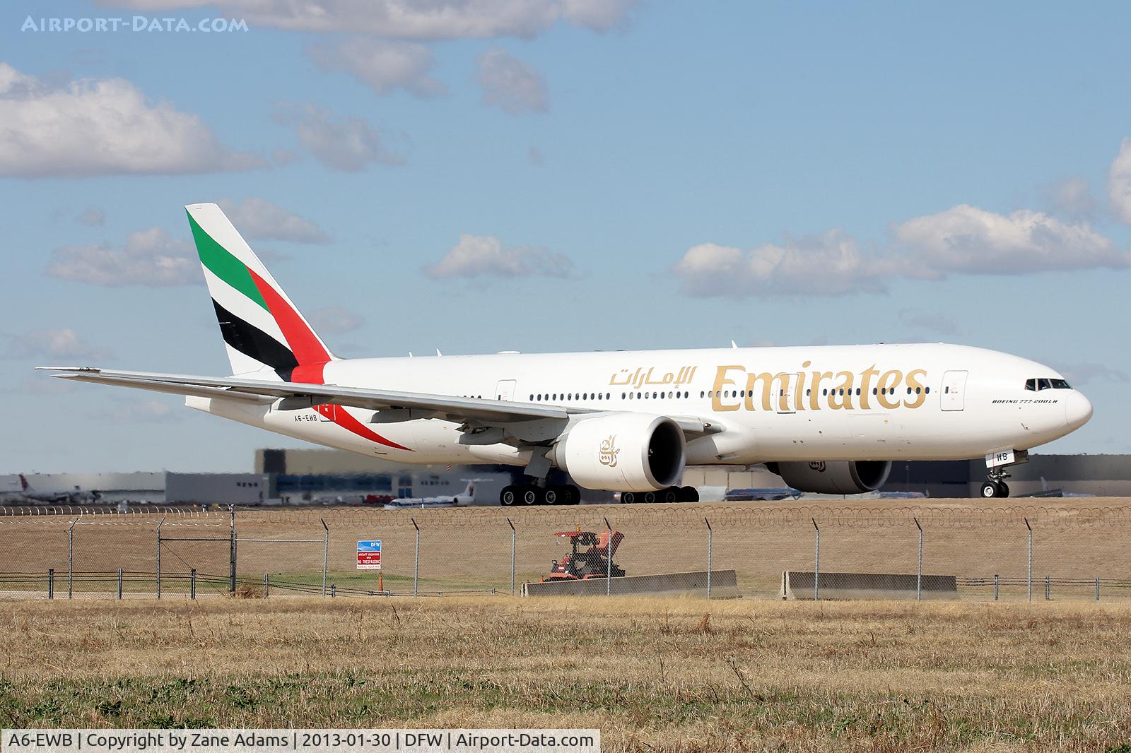 A6-EWB, 2007 Boeing 777-21H/LR C/N 35573, at DFW Airport