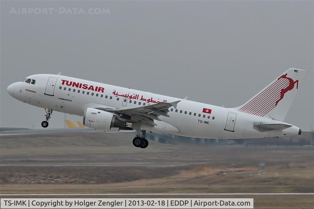 TS-IMK, 1998 Airbus A319-114 C/N 880, Take-off for a ride to tunesian beaches......