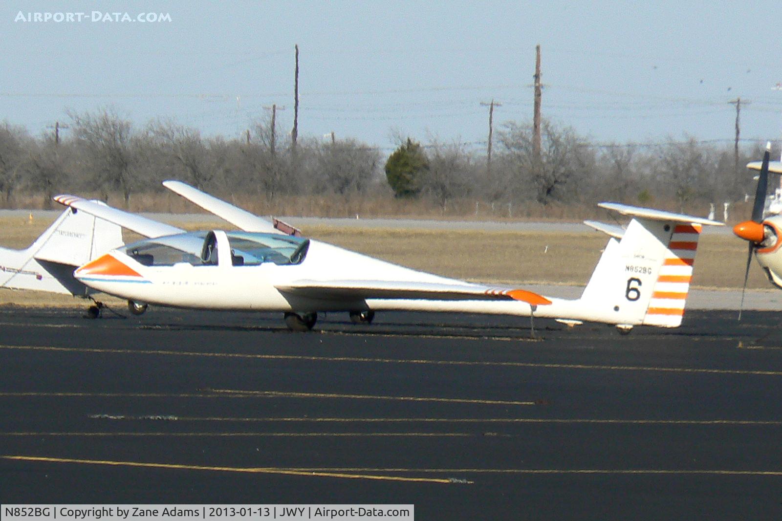 N852BG, 1985 Grob G-103A Twin II Acro C/N 34014-K-247, At the Midlothian Airport
