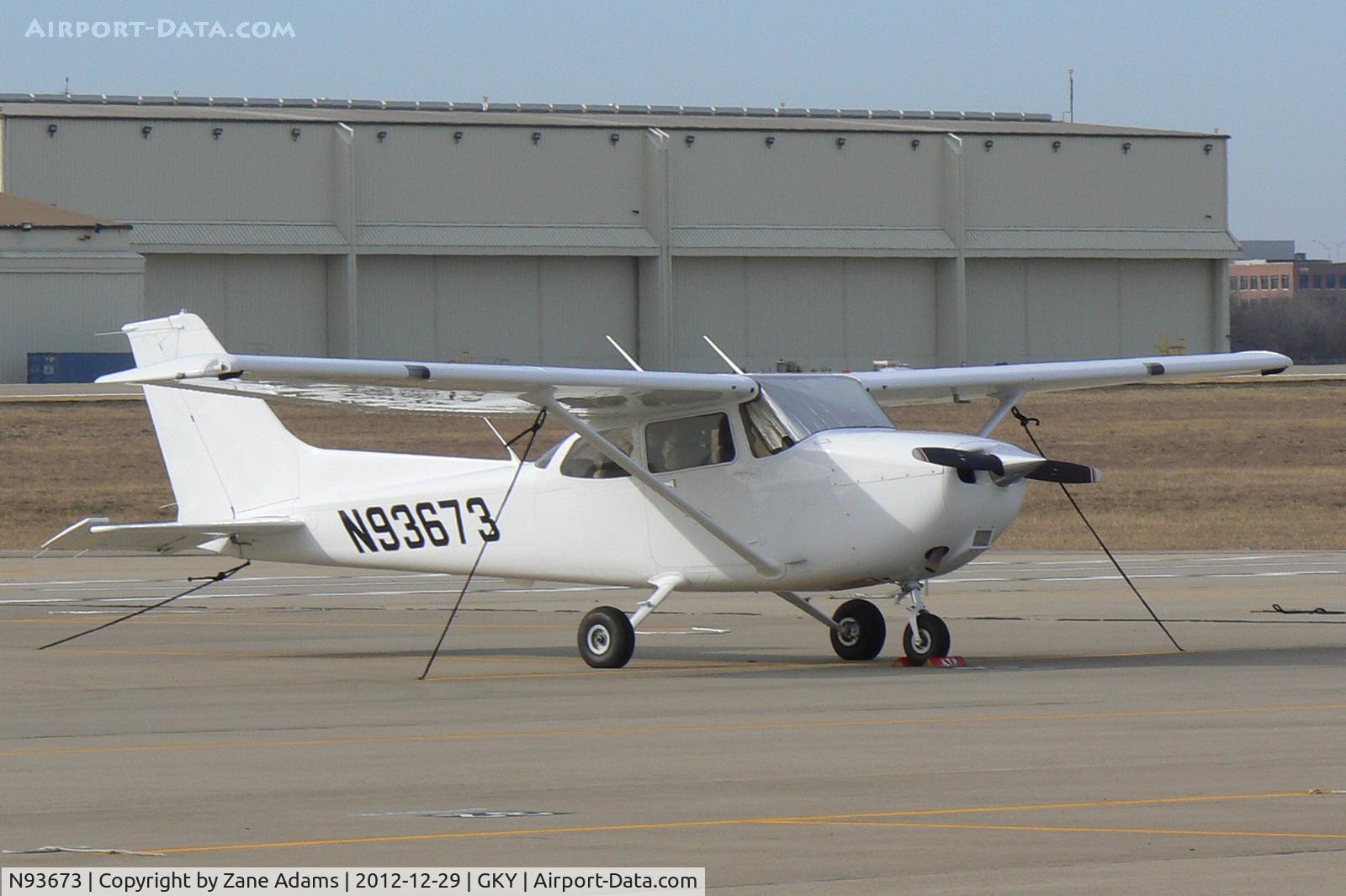 N93673, 2013 Cessna 172S C/N 172S11184, At Arlington Municipal Airport