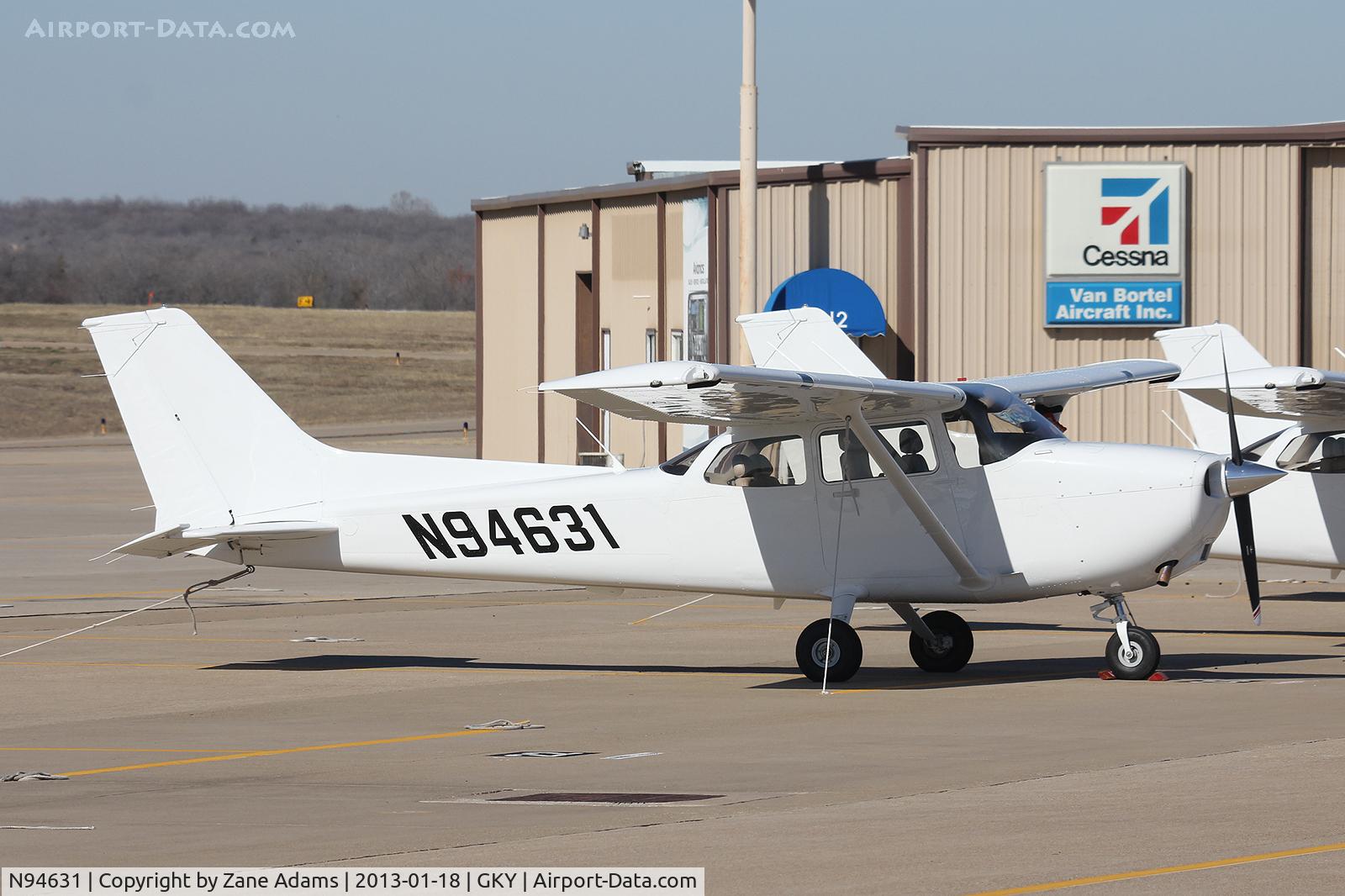 N94631, 2013 Cessna 172S C/N 172S11213, At Arlington Municipal Airport