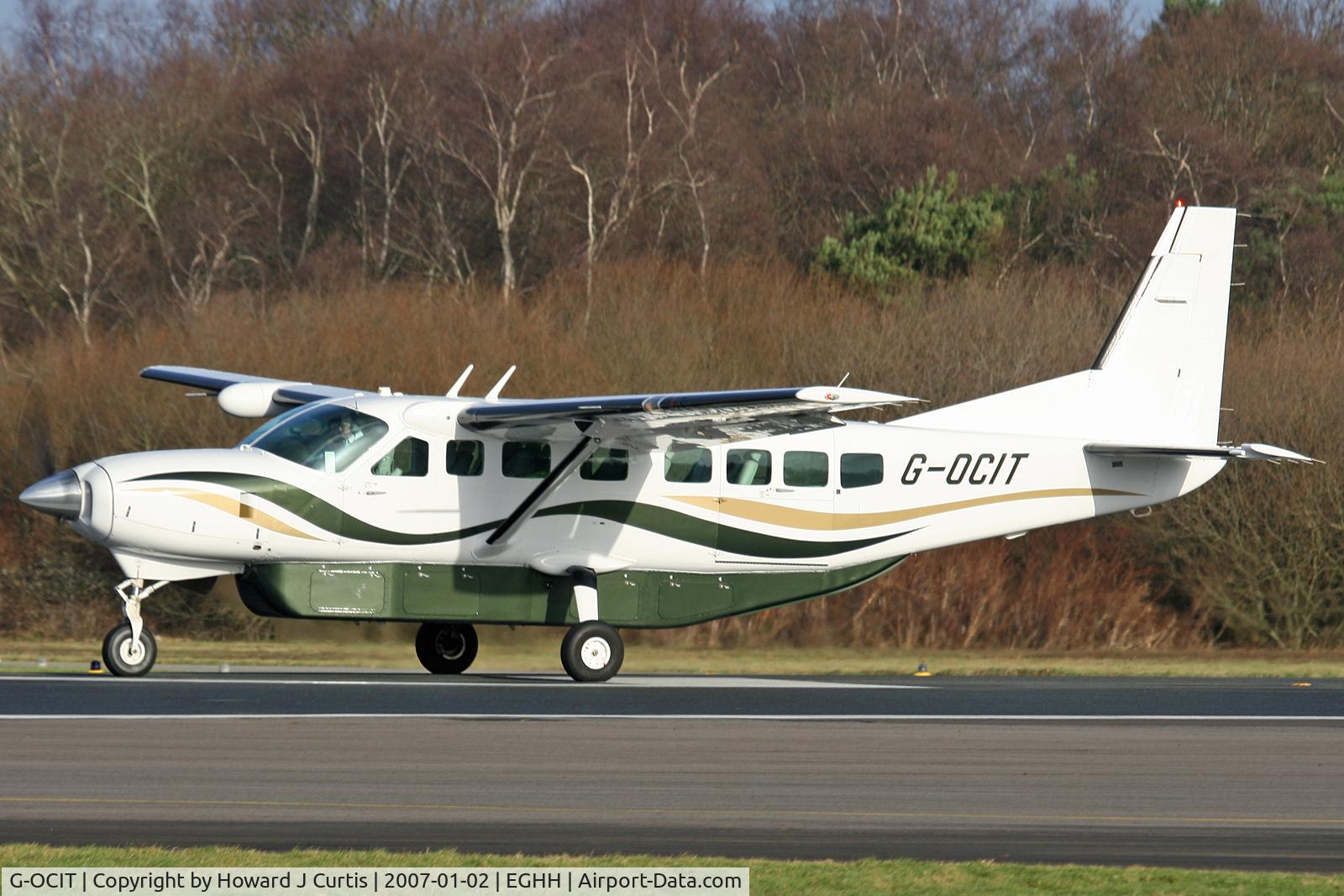G-OCIT, 2003 Cessna 208B Grand Caravan C/N 208B1041, Preparing to depart on runway 26.
