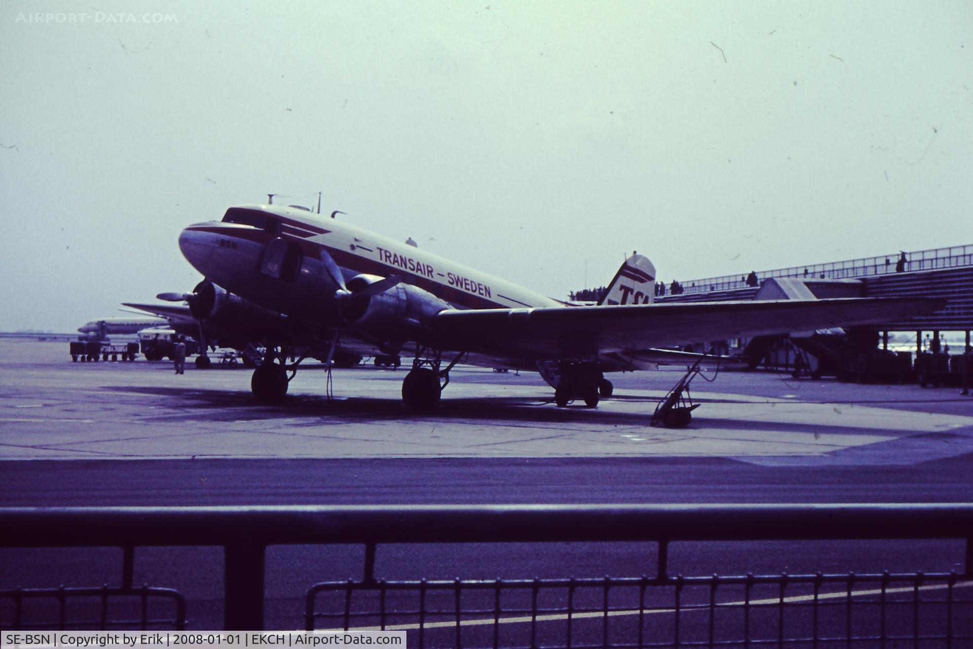 SE-BSN, 1942 Douglas DC-3A (C-53D) C/N 11638, By Erik Oxtorp