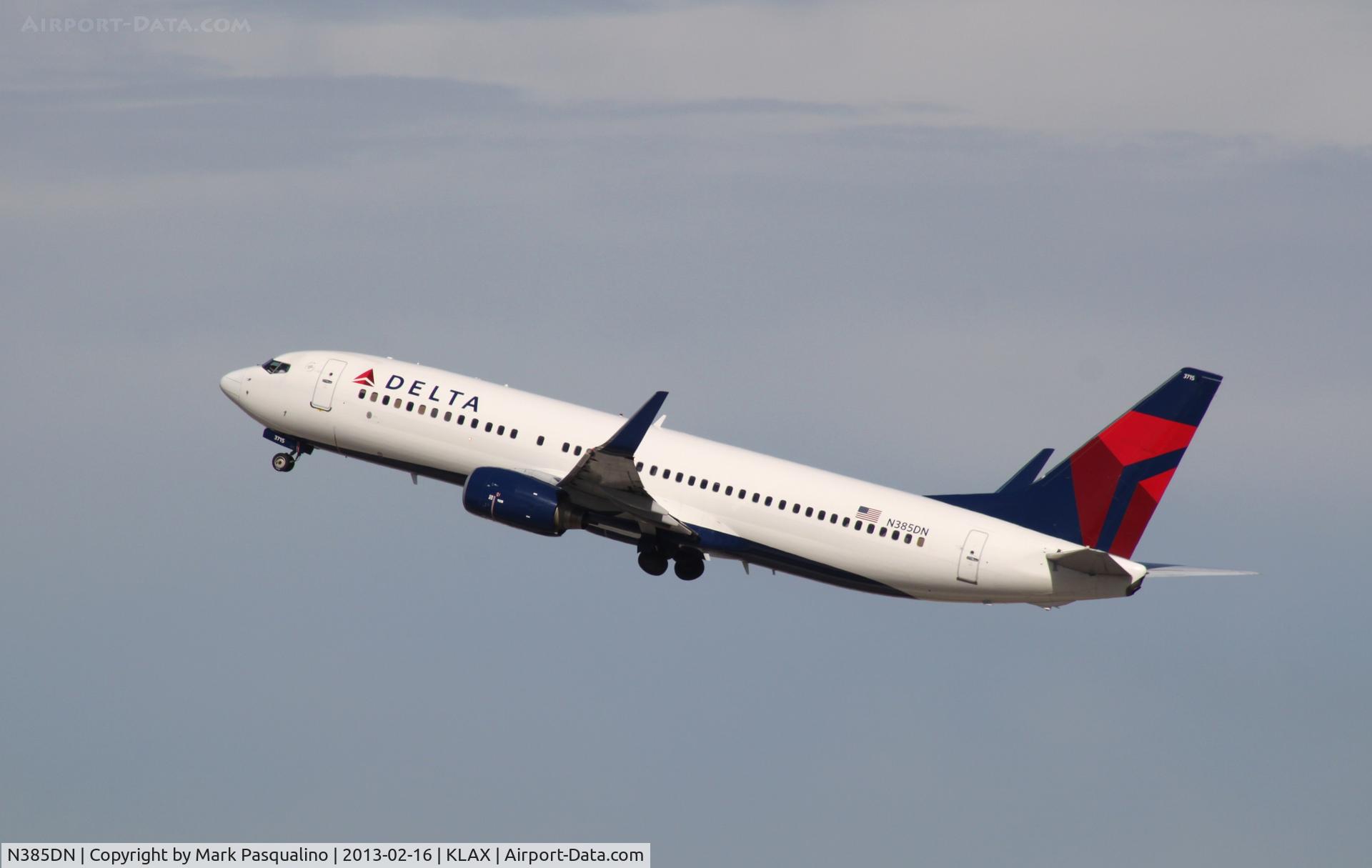 N385DN, 1999 Boeing 737-832 C/N 30348, Boeing 737-800