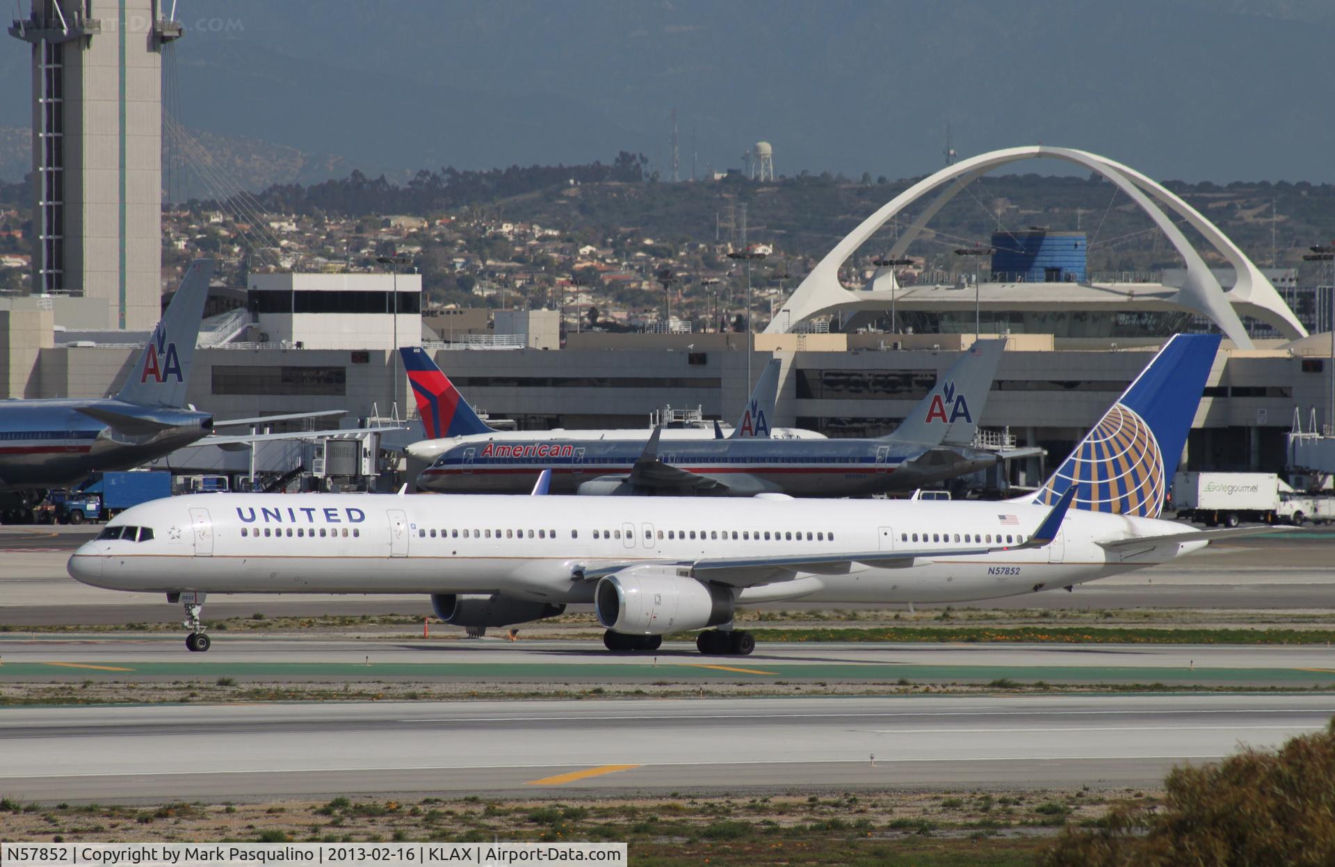 N57852, 2001 Boeing 757-324 C/N 32811, Boeing 757-300