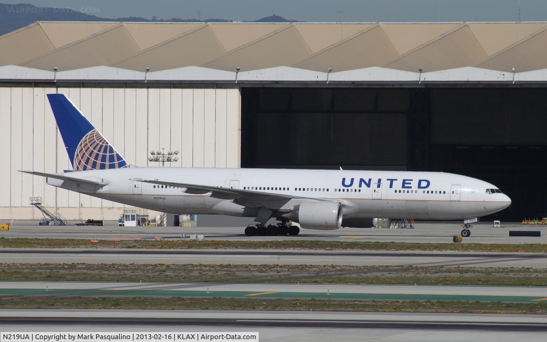 N219UA, 2001 Boeing 777-222 C/N 30551, Boeing 777-200