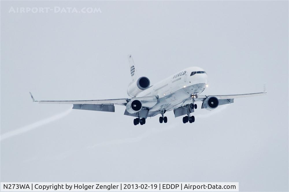 N273WA, 1993 McDonnell Douglas MD-11 C/N 48519, Final approach with lovely contrail.....