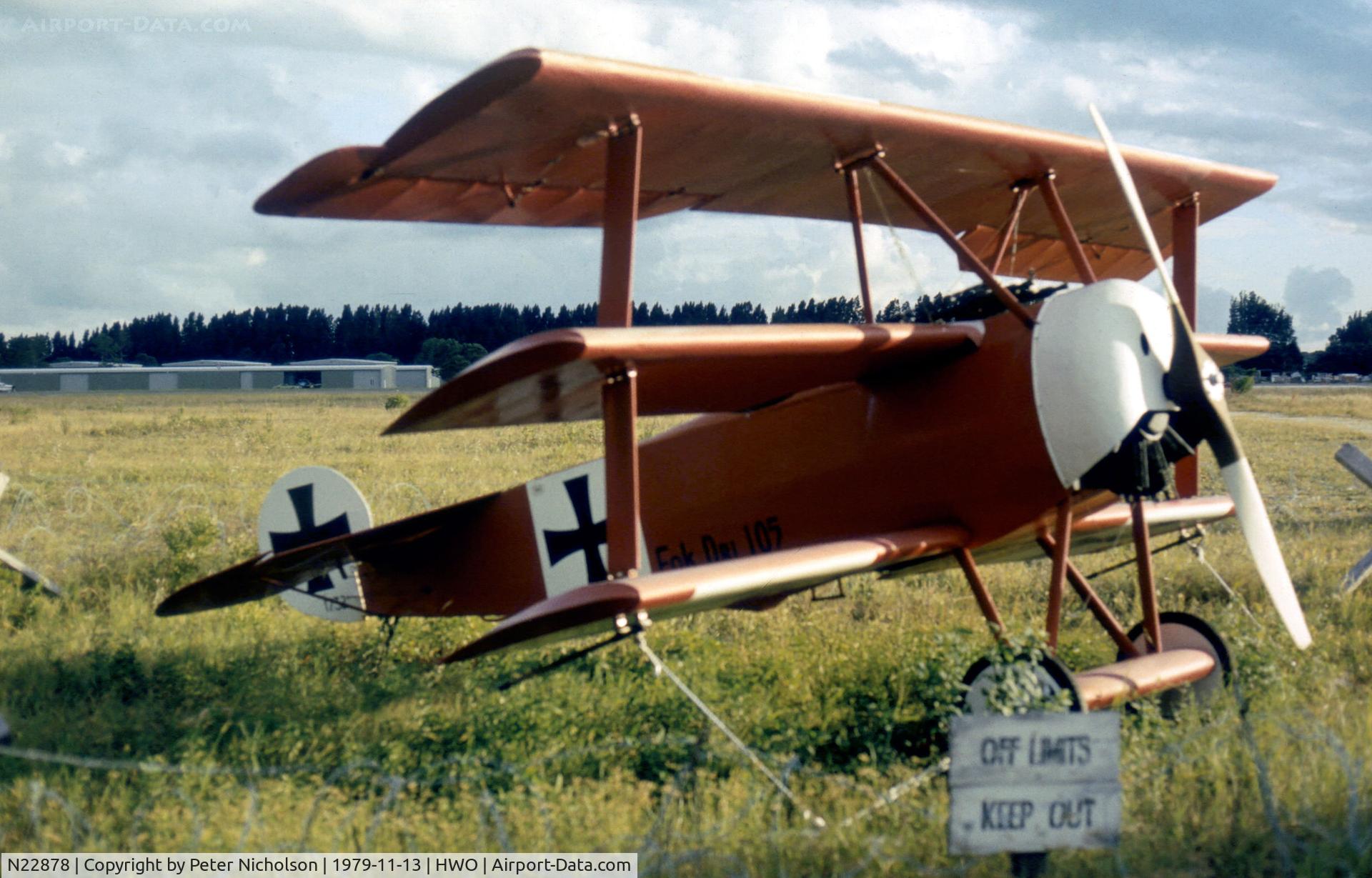 N22878, Fokker Dr.1 Triplane Replica C/N Not found N22878, Fokker Dr.1 Triplane replica as seen at North Perry in November 1979.