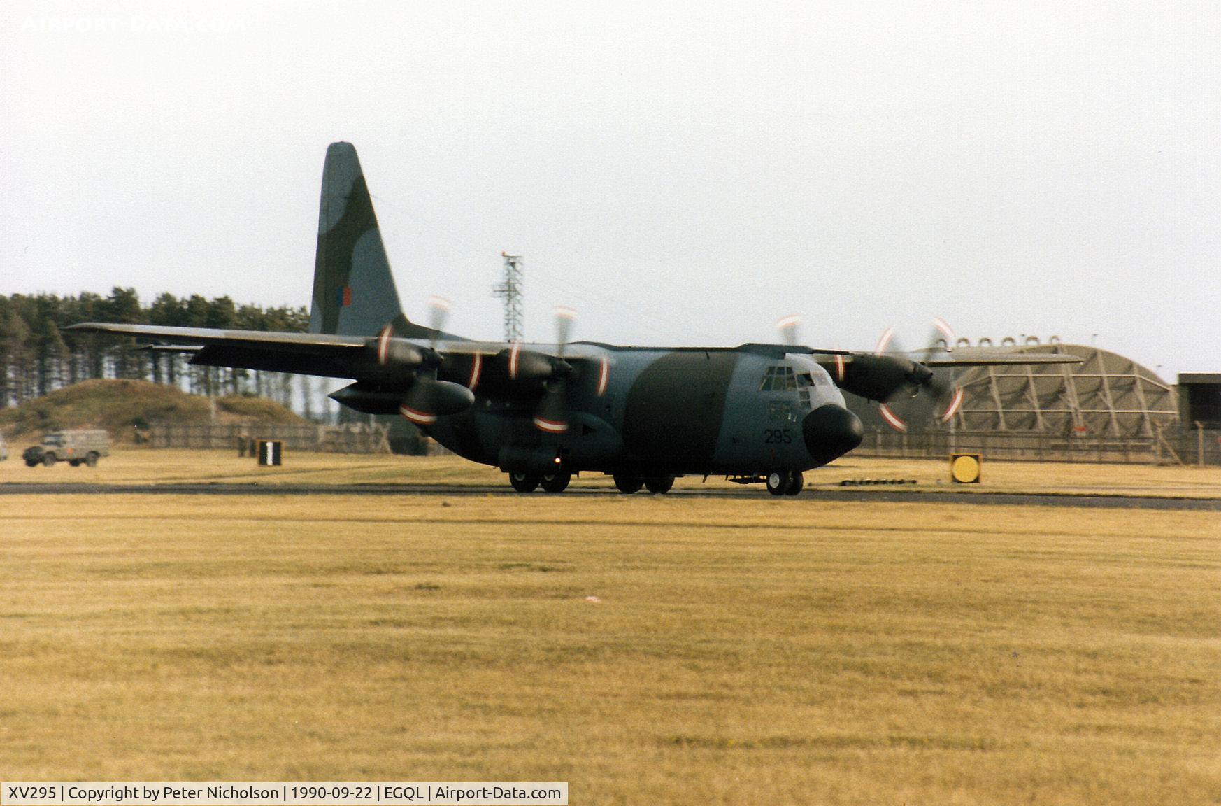 XV295, 1967 Lockheed C-130K Hercules C.1 C/N 382-4261, Hercules C.1 of the Lyneham Transport Wing landing at the 1990 RAF Leuchars Airshow.