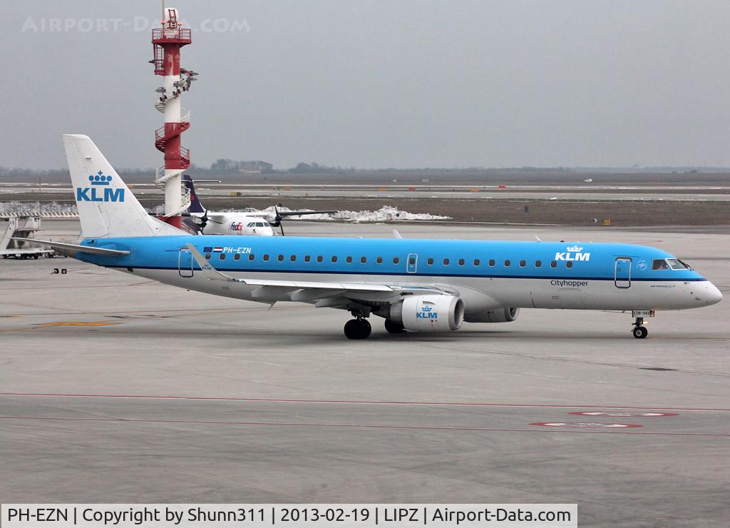 PH-EZN, 2010 Embraer 190LR (ERJ-190-100LR) C/N 19000342, Taxiing rwy 04R for departure to AMS
