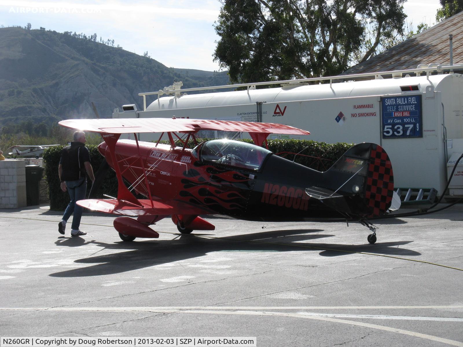 N260GR, 1984 Christen Pitts S-2B Special C/N 5059, 1984 Christen PITTS S-2B ex 'Havoc', Lycoming AEIO-540 260 Hp, refueling