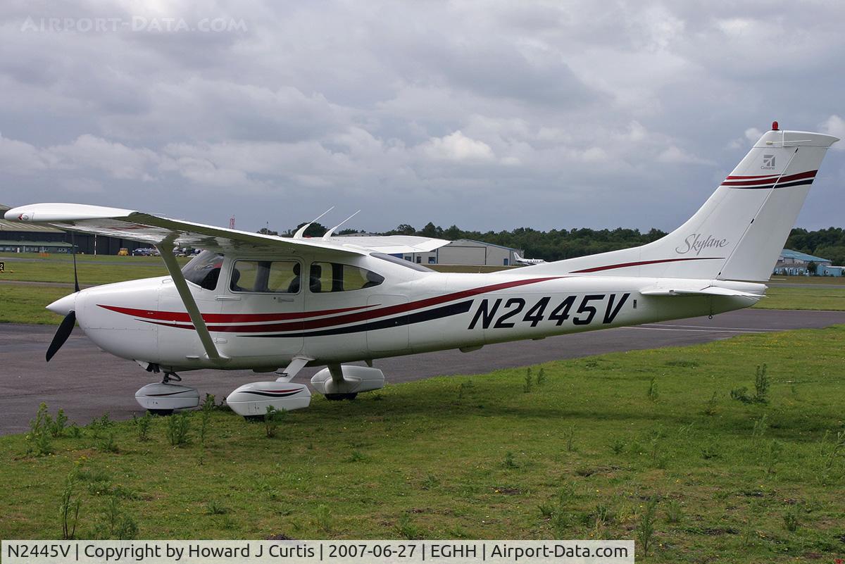 N2445V, 2000 Cessna 182S Skylane C/N 18280699, Privately owned.