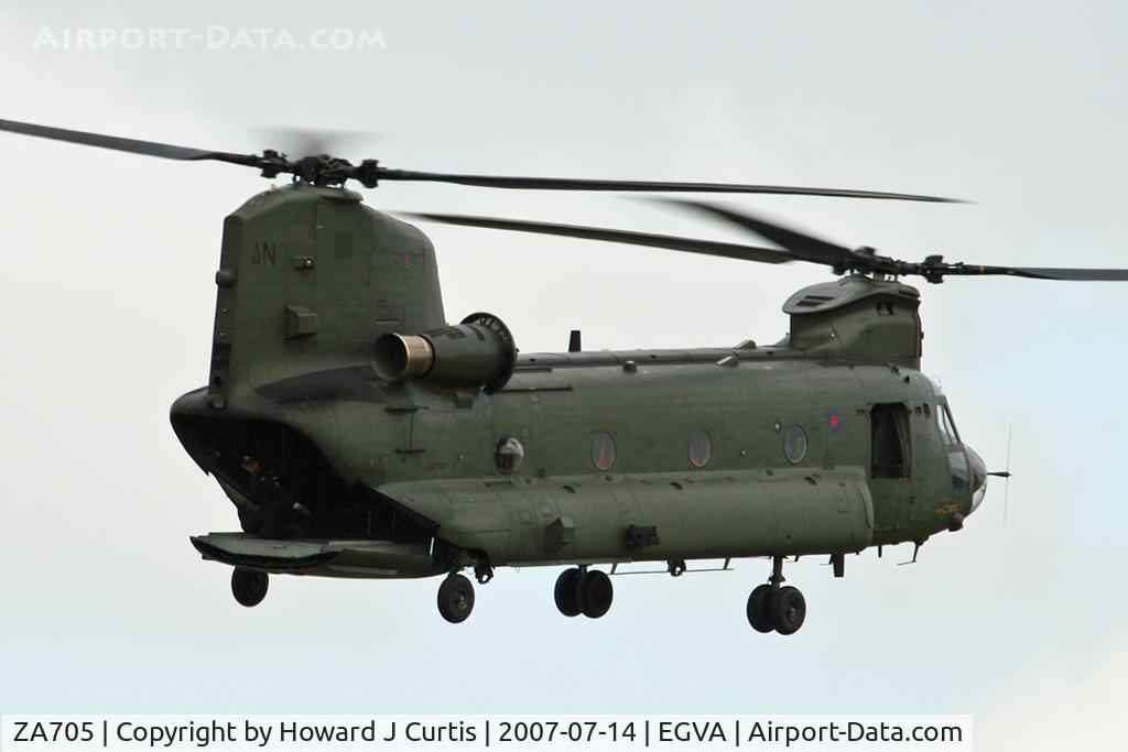 ZA705, Boeing Vertol Chinook HC.2 C/N M/A017/B-835/M7030, RIAT 2007. Coded AN. Odiham Wing.