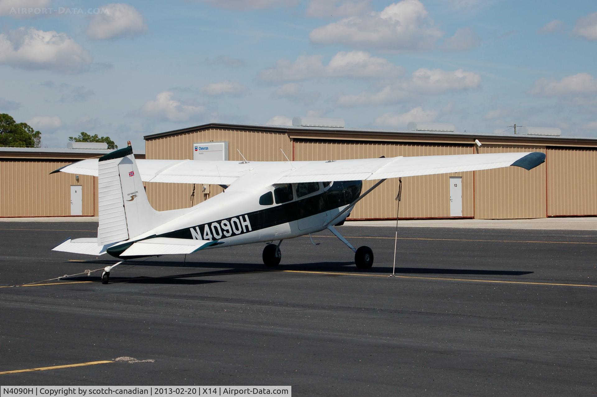 N4090H, 1969 Cessna 180H Skywagon C/N 18052083, 1969 Cessna 180H, N4090H, at La Belle Municipal Airport, La Belle, FL