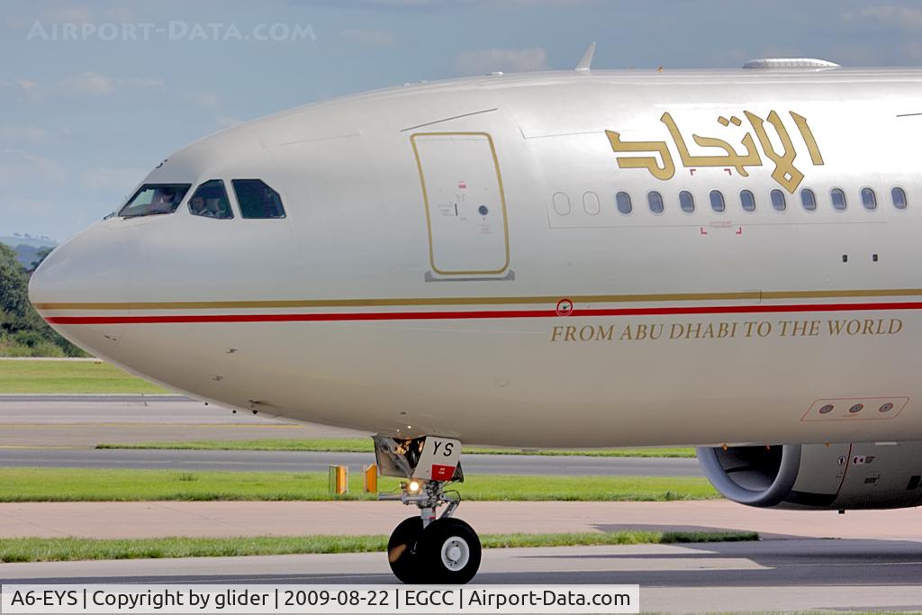 A6-EYS, 2009 Airbus A330-243 C/N 991, I see you too Captain!