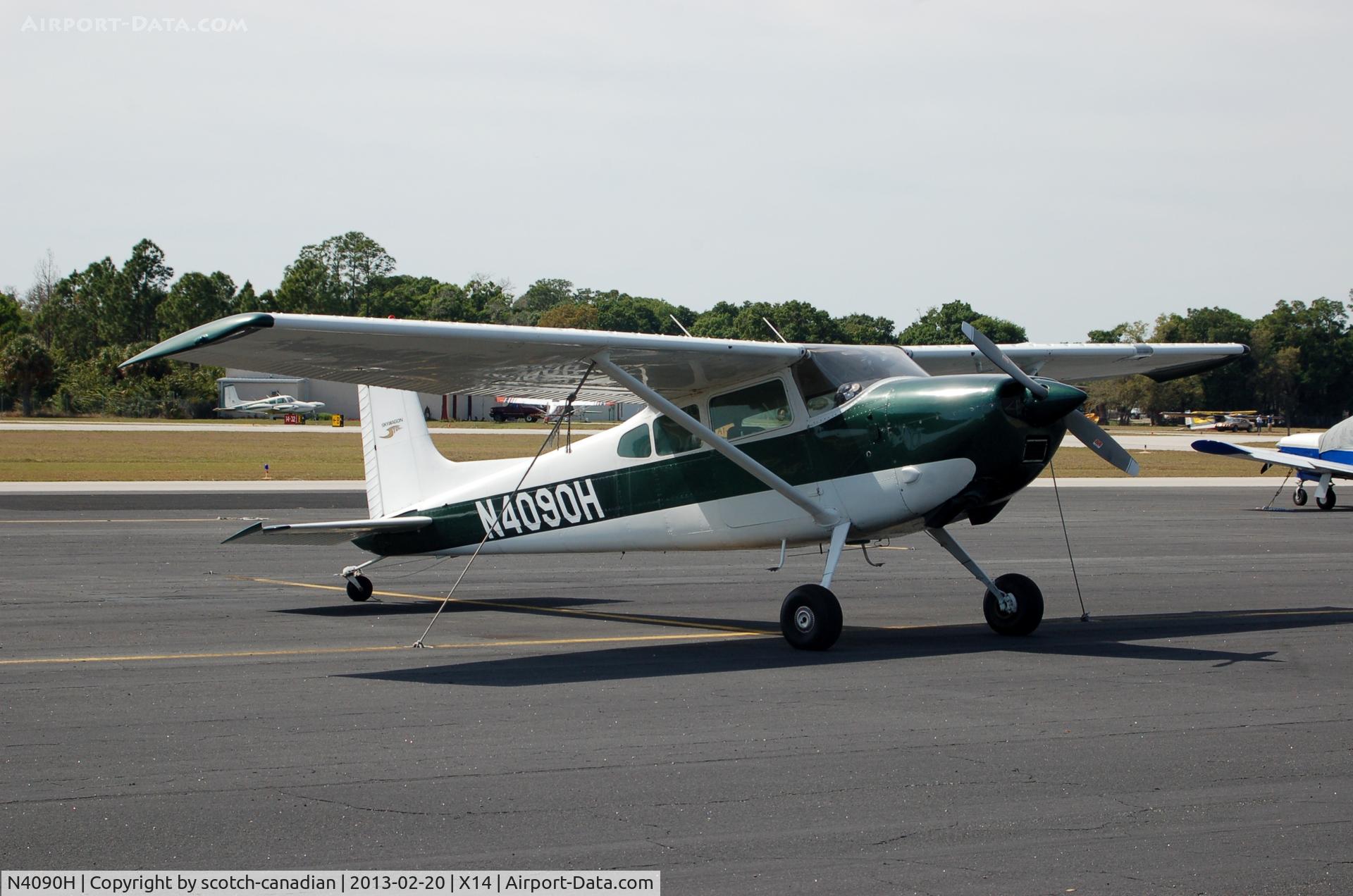 N4090H, 1969 Cessna 180H Skywagon C/N 18052083, 1969 Cessna 180H, N4090H, at La Belle Municipal Airport, La Belle, FL
