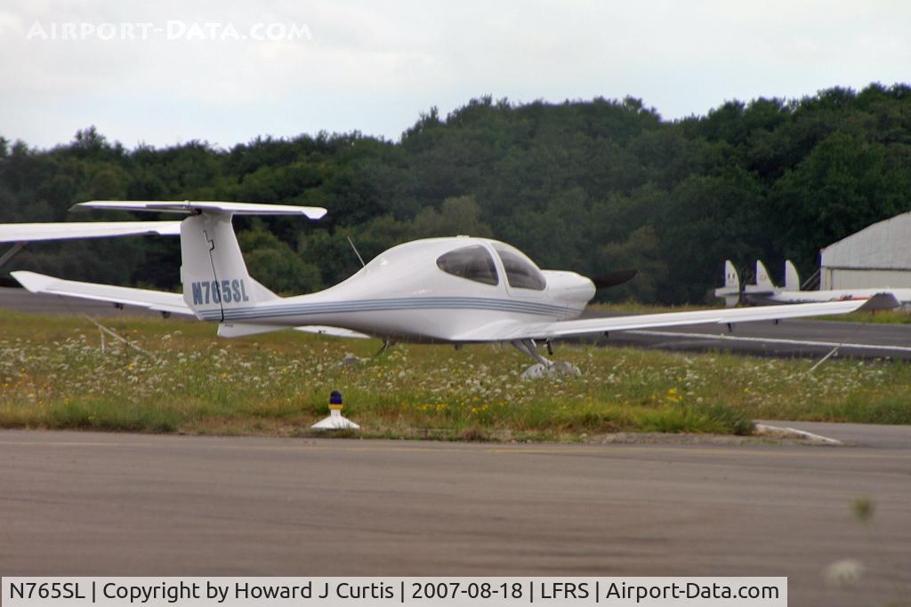 N765SL, 2005 Diamond DA-40 Diamond Star C/N 40.490, Privately owned.