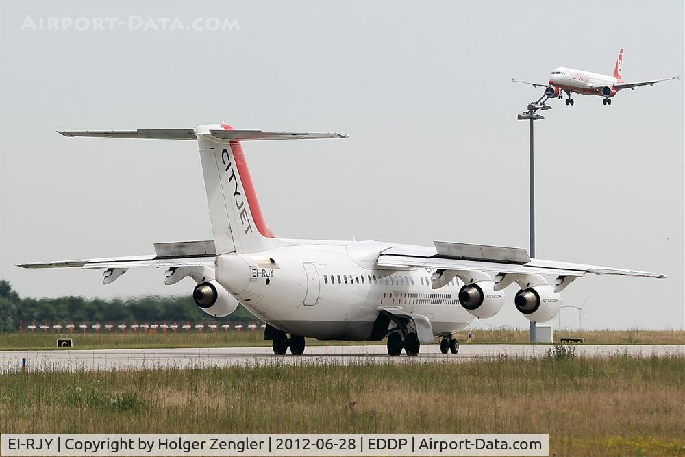 EI-RJY, 1997 British Aerospace Avro 146-RJ85 C/N E.2307, Rendevous at rwy 26L.....