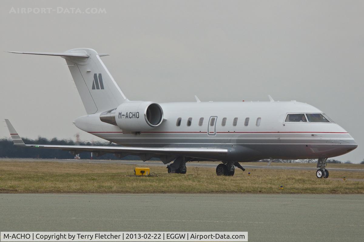 M-ACHO, 2009 Bombardier Challenger 605 (CL-600-2B16) C/N 5840, Bombardier CL 605 Challenger, c/n: 5840 at Luton