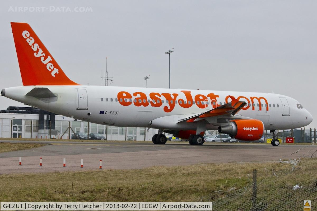 G-EZUT, 2012 Airbus A320-214 C/N 5113, Easyjet's 2012 Airbus A320-214, c/n: 5113 at Luton