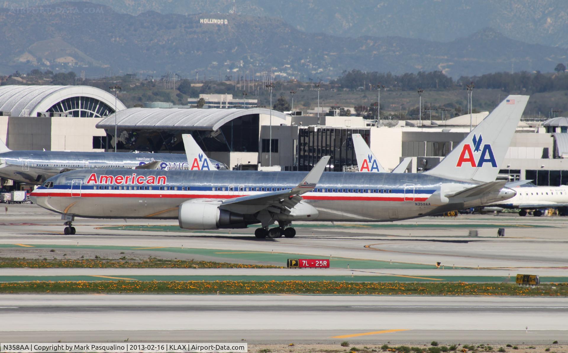 N358AA, 1988 Boeing 767-323 C/N 24039, Boeing 767-300