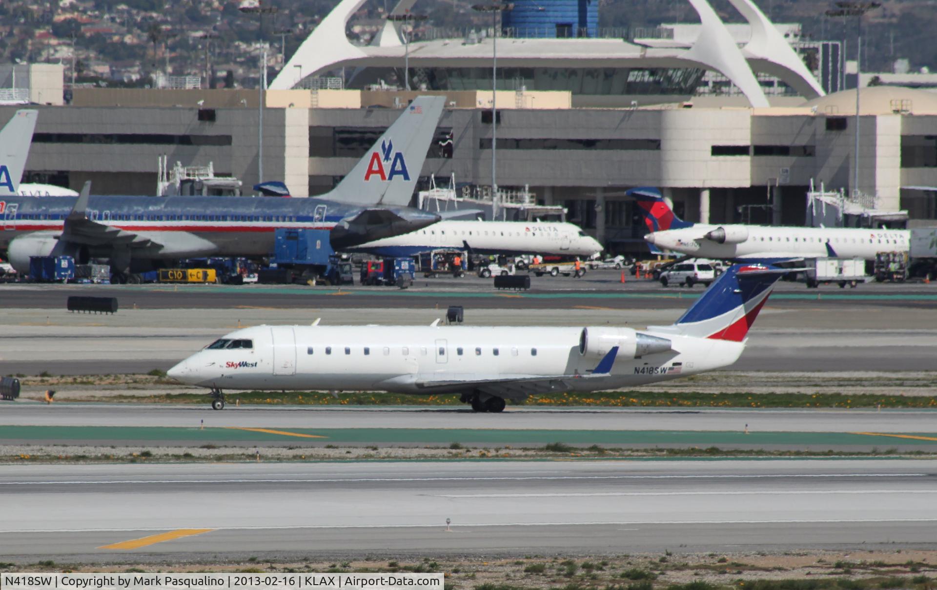 N418SW, 2000 Bombardier CRJ-200LR (CL-600-2B19) C/N 7446, CL-600-2B19