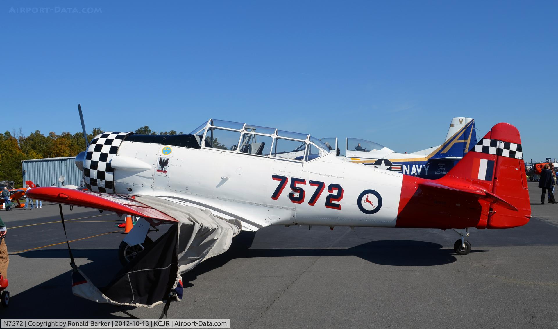 N7572, 1941 North American AT-6D Texan C/N 41-34018, Culpeper Air Fest 2012