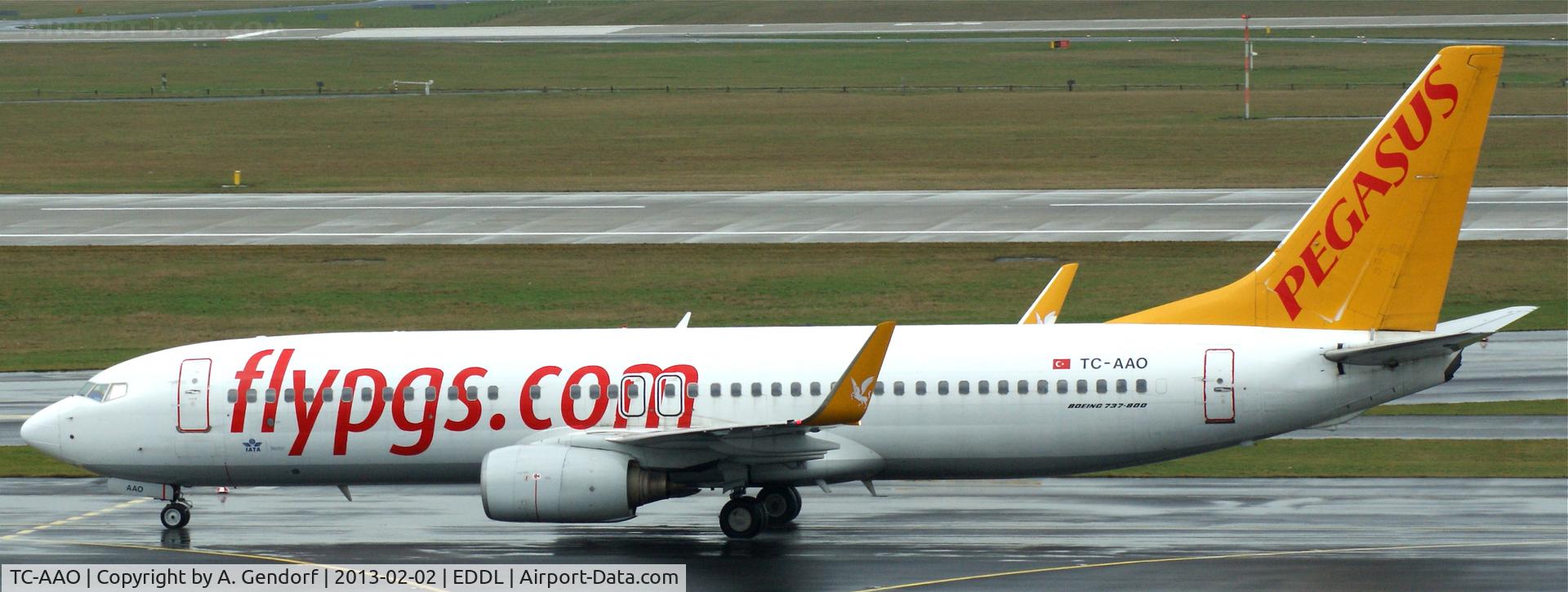 TC-AAO, 2000 Boeing 737-86N C/N 28619, Pegasus Airlines, is taxiing to Runway 05R for departure at Düsseldorf Int´l (EDDL)