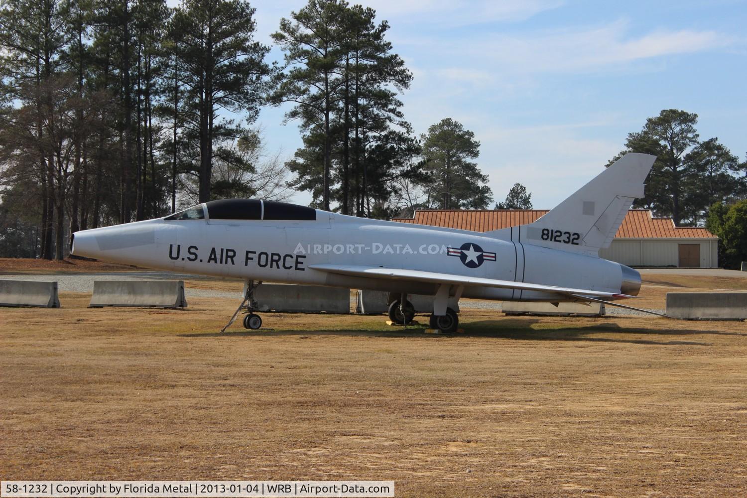 58-1232, 1958 North American F-100F Super Sabre C/N 255-28, F-100F Super Sabre