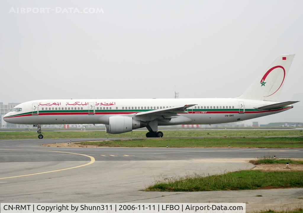 CN-RMT, 1986 Boeing 757-2B6 C/N 23686, Taxiing holding point rwy 32R for departure in modified old c/s... Arabic titles