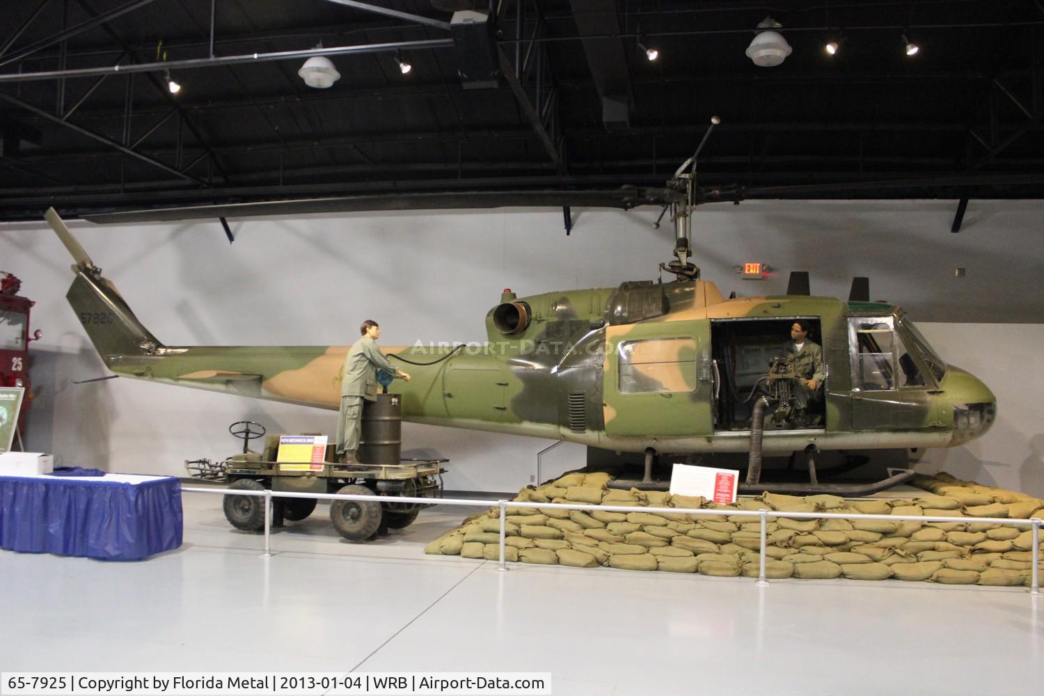 65-7925, 1965 Bell UH-1P Iroquois C/N 7066, UH-1P