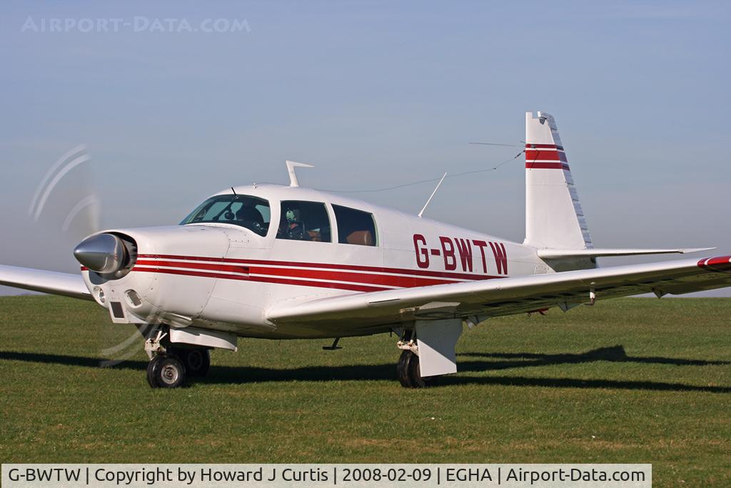 G-BWTW, 1975 Mooney M20C Ranger C/N 20-1188, Privately owned.