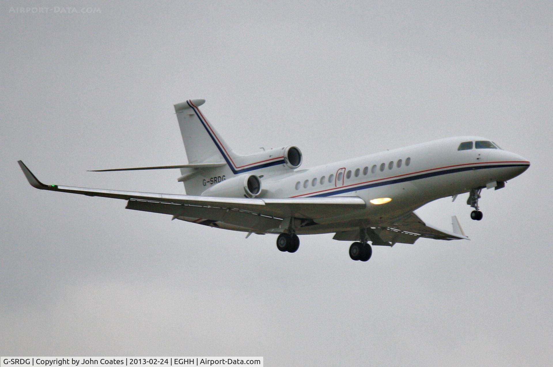 G-SRDG, 2008 Dassault Falcon 7X C/N 36, Finals on a dark morning