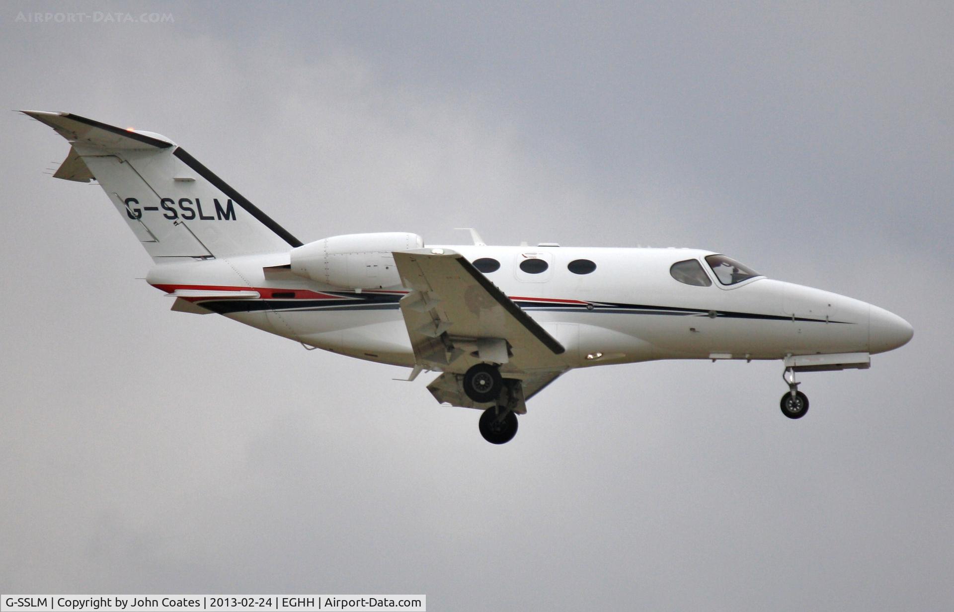 G-SSLM, 2009 Cessna 510 Citation Mustang Citation Mustang C/N 510-0190, Arriving on runway 08