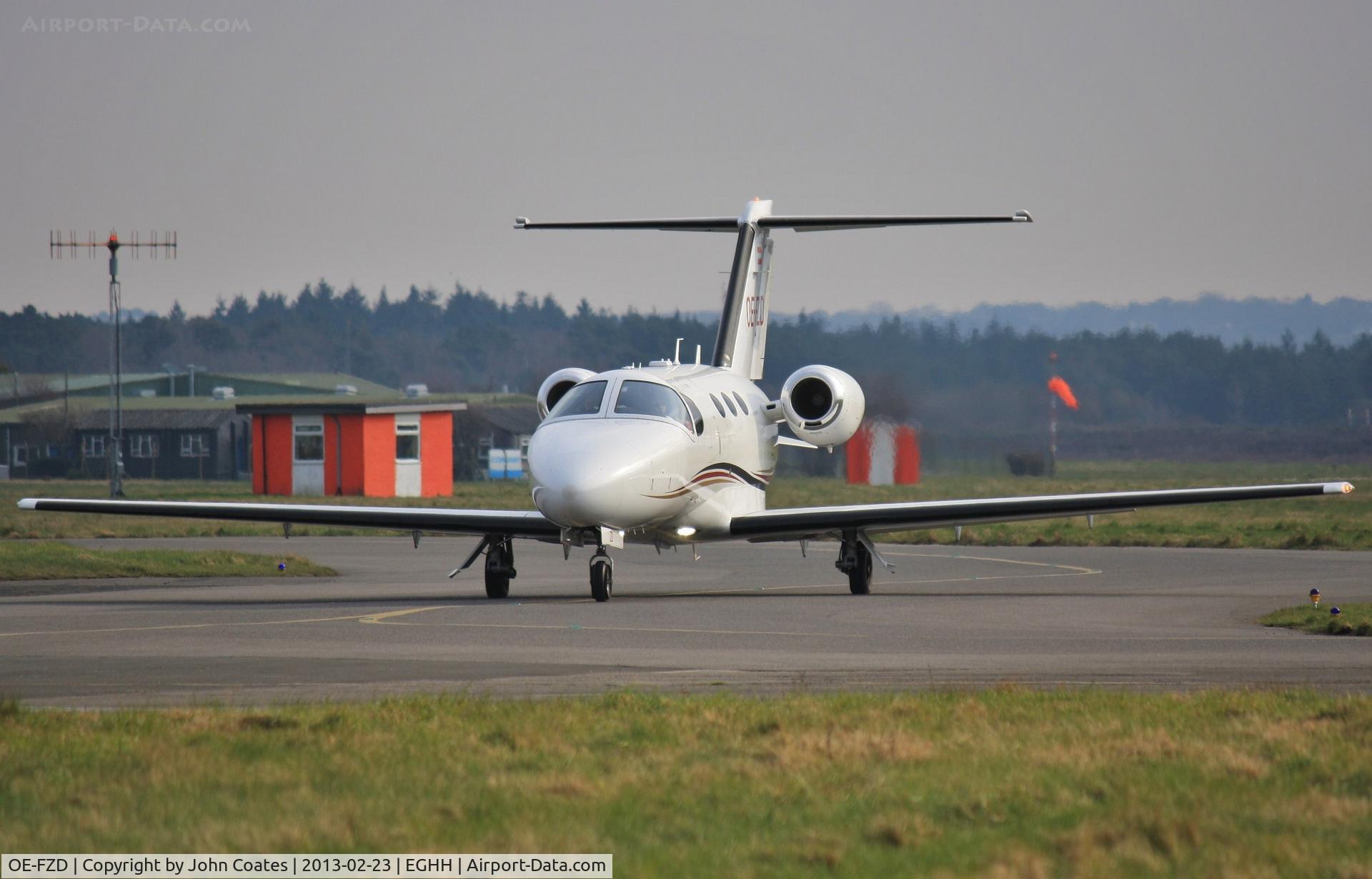 OE-FZD, 2009 Cessna 510 Citation Mustang Citation Mustang C/N 510-0216, Taxiing to depart