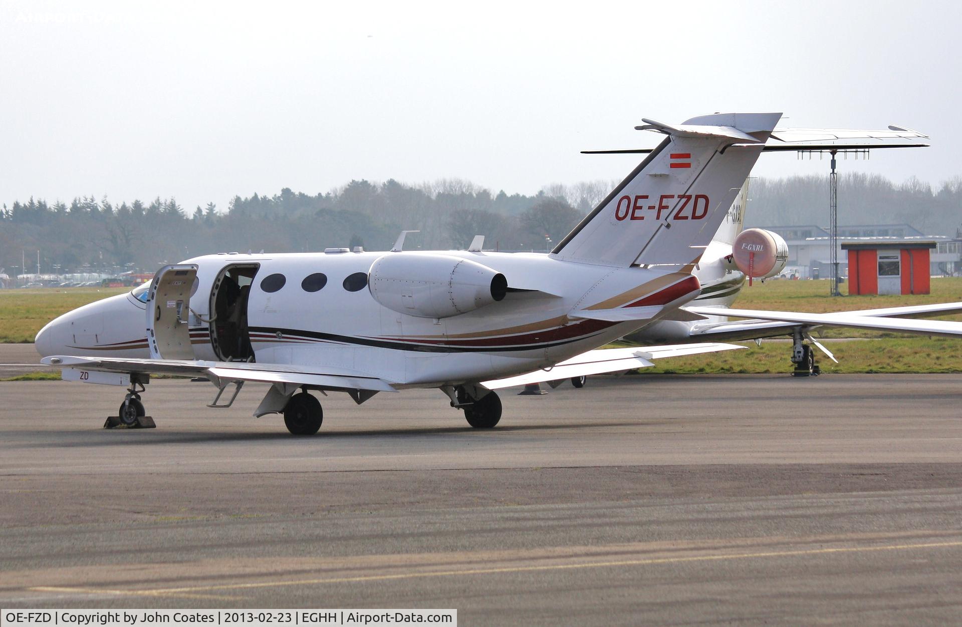 OE-FZD, 2009 Cessna 510 Citation Mustang Citation Mustang C/N 510-0216, About to depart from Sigs