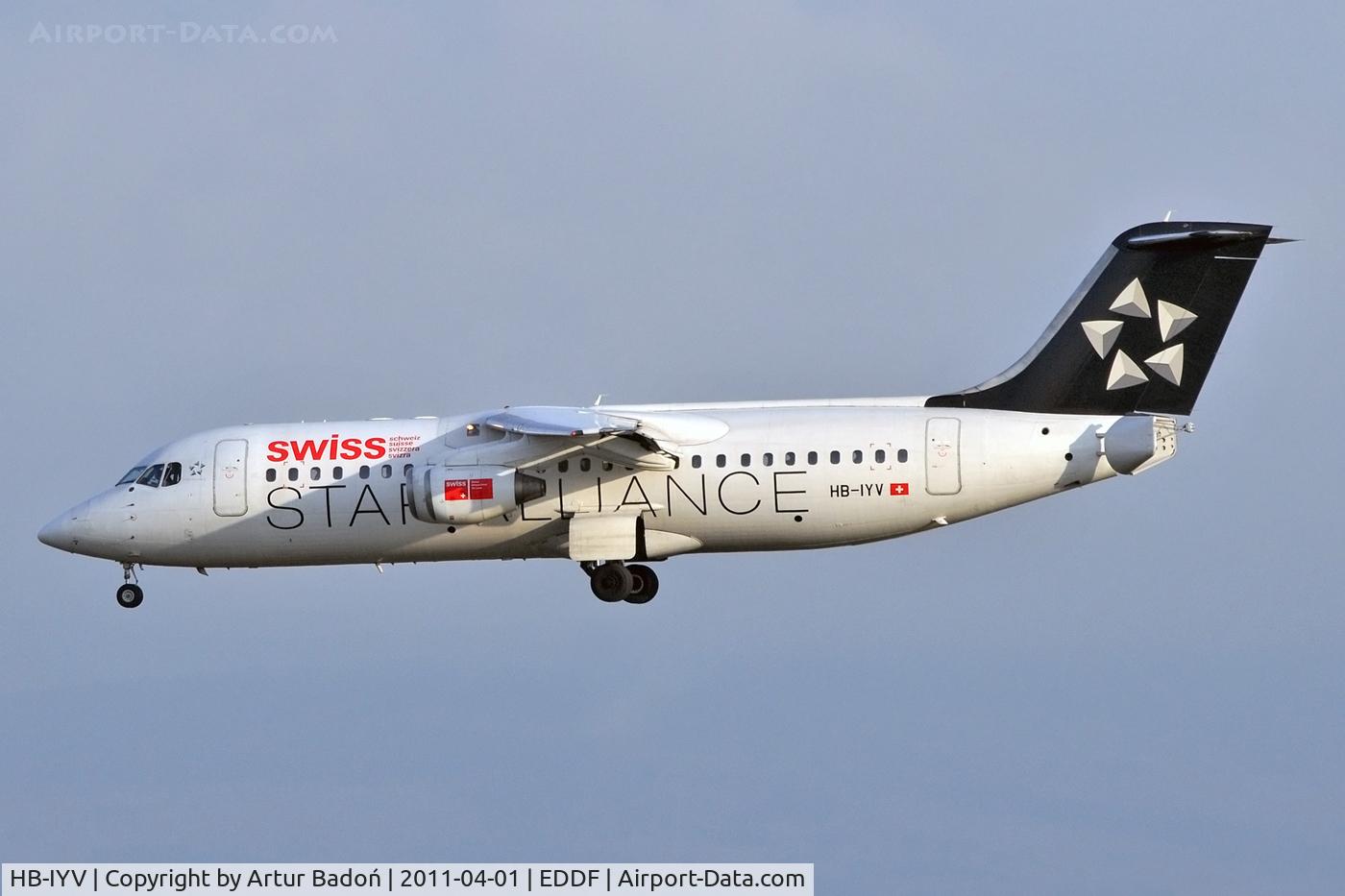 HB-IYV, 2000 British Aerospace Avro 146-RJ100 C/N E3377, Swiss (Star Alliance Livery)