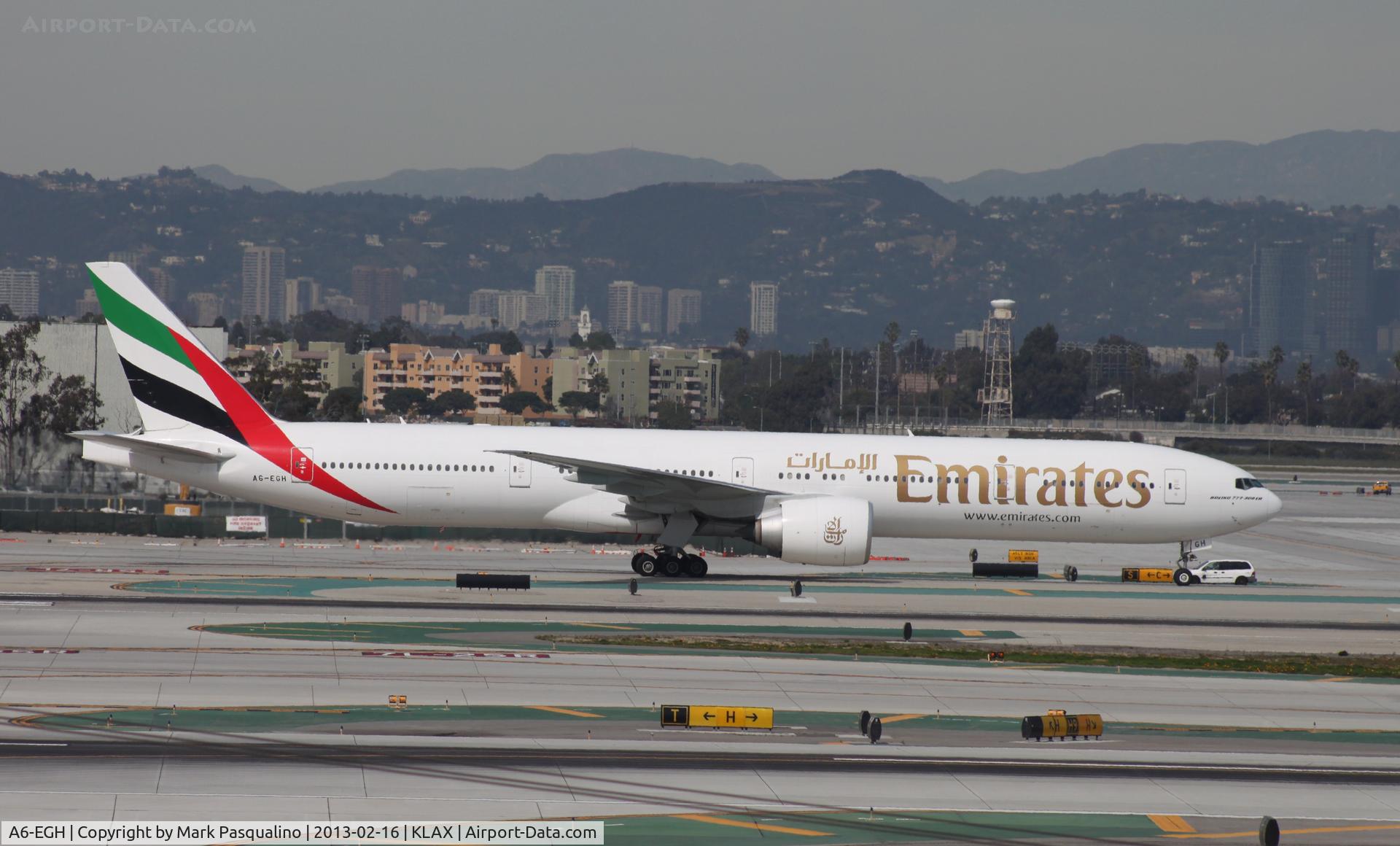 A6-EGH, 2011 Boeing 777-31H/ER C/N 35585, Boeing 777-300ER