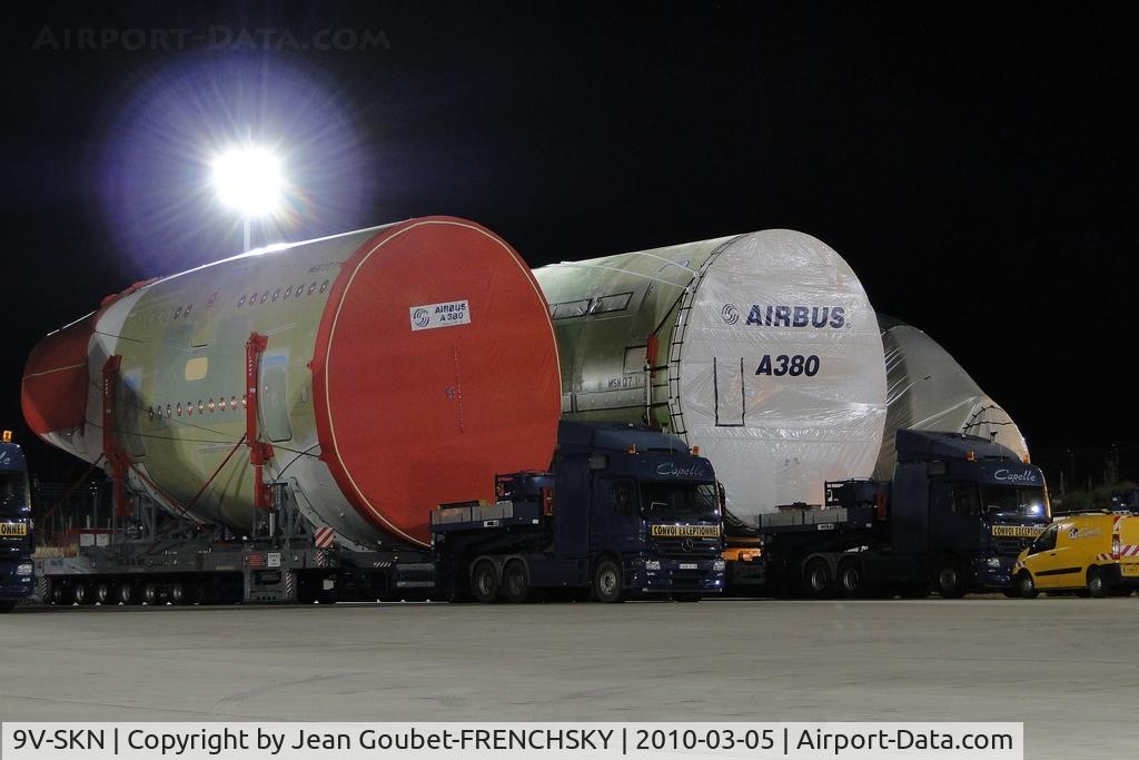 9V-SKN, 2011 Airbus A380-841 C/N 071, port de Langon from Pauillac to Toulouse
Singapore Airlines