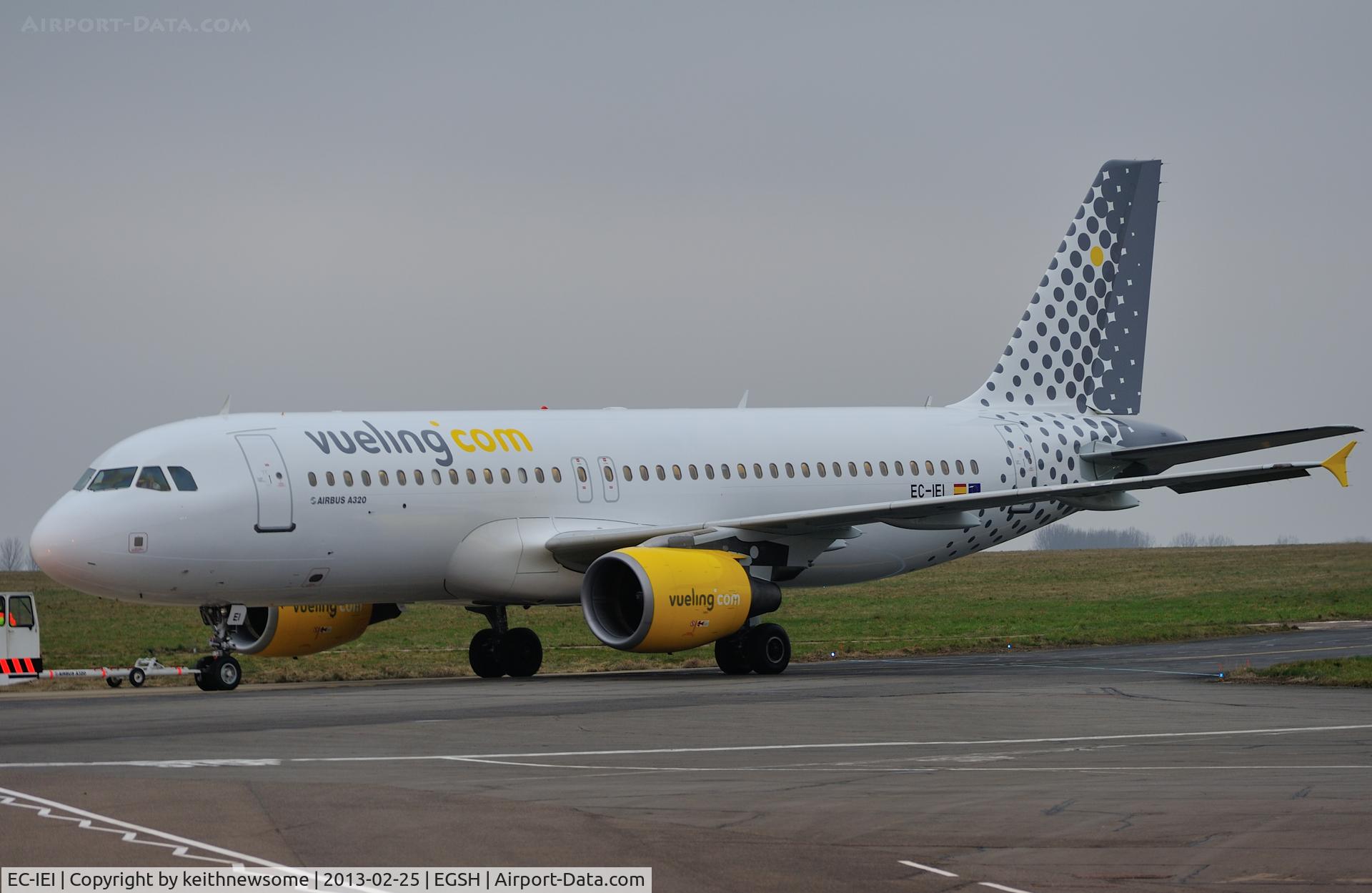 EC-IEI, 2001 Airbus A320-214 C/N 1694, Fresh from paint for Vueling.