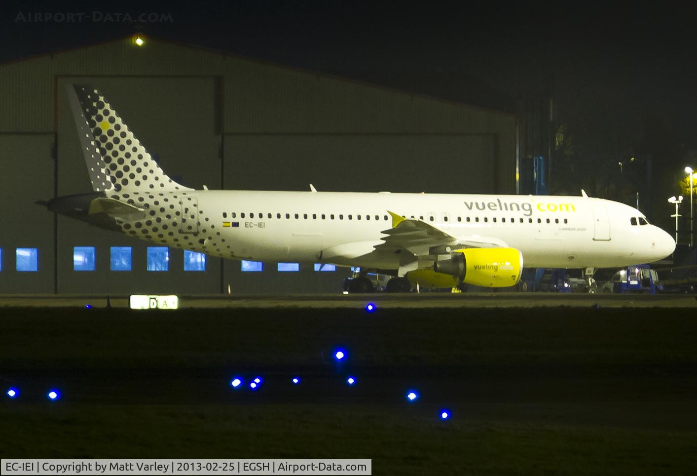 EC-IEI, 2001 Airbus A320-214 C/N 1694, Fresh out of spray in Vueling C/S.