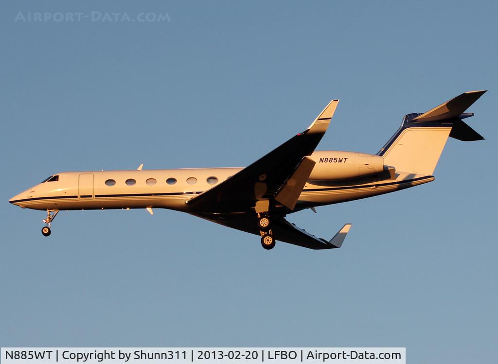 N885WT, 2009 Gulfstream Aerospace GV-SP (G550) C/N 5237, Landing rwy 32L