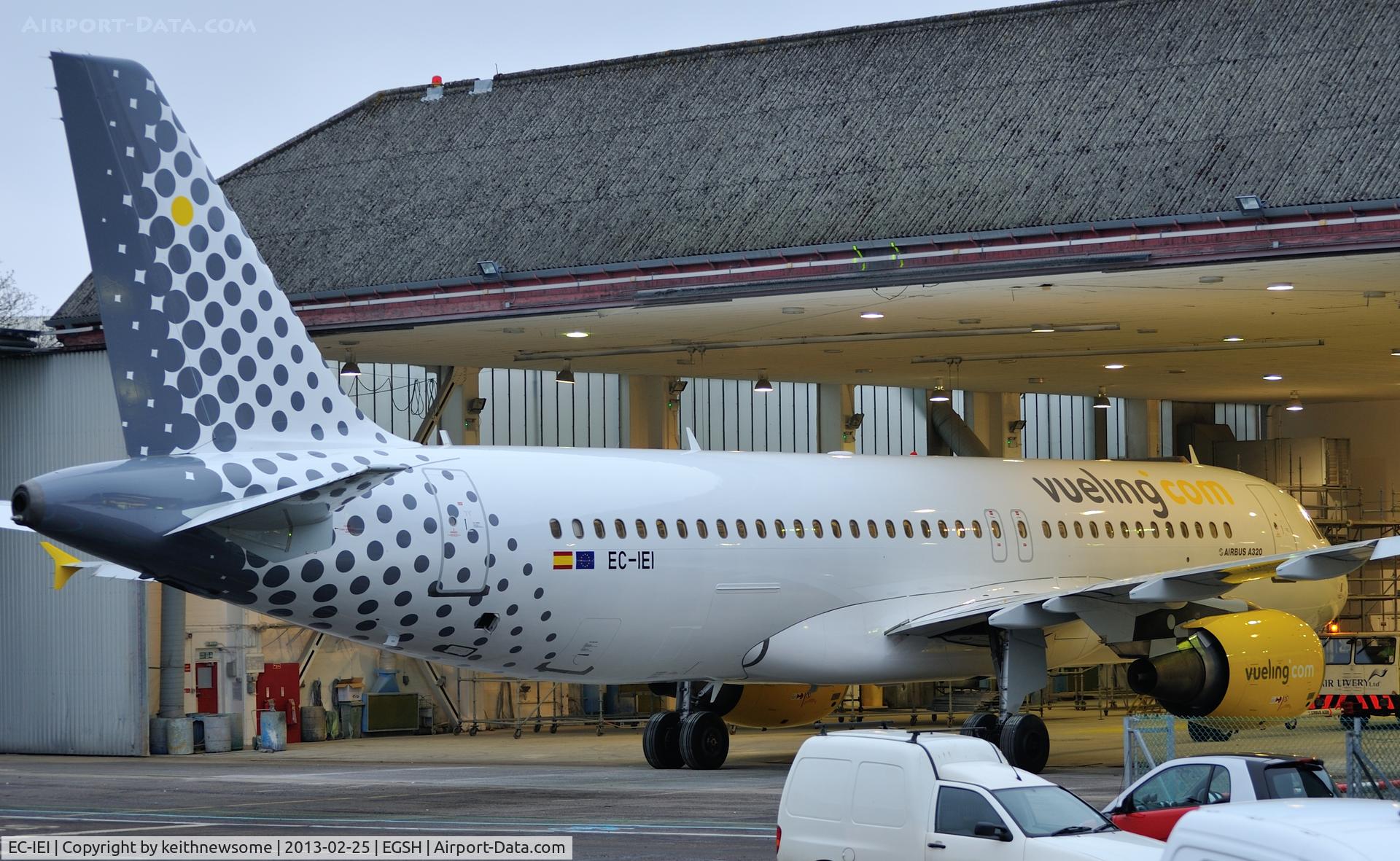 EC-IEI, 2001 Airbus A320-214 C/N 1694, Extracted from spray booth !