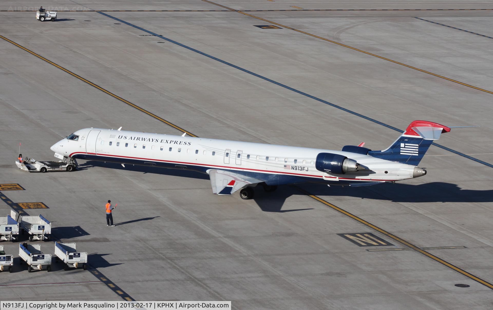 N913FJ, 2004 Bombardier CRJ-900ER (CL-600-2D24) C/N 15013, CL600-2D24