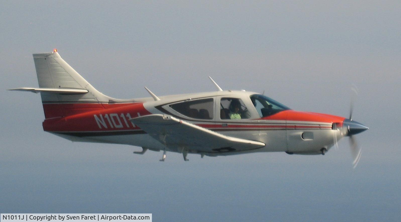 N1011J, 1972 Aero Commander 112 C/N 11, Over Long Island Sound