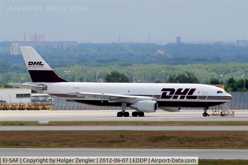 EI-SAF, 1982 Airbus A300B4-203(F) C/N 220, Already a historical photo: DHL jet in old livery on apron 5.