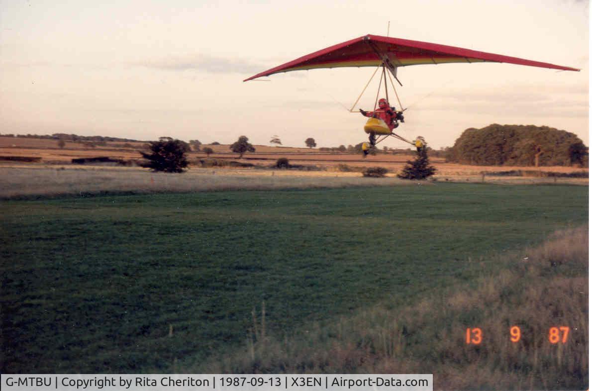 G-MTBU, 1986 Solar Wings Pegasus XL-R C/N SW-WA-1118, An early evening bimble at Shenstone air strip, Staffordshire.