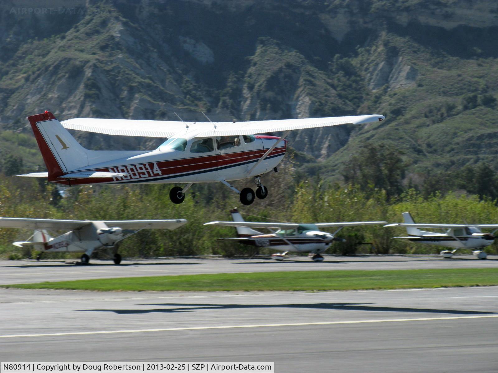 N80914, 1976 Cessna 172M C/N 17266799, 1976 Cessna 172M SKYHAWK, Lycoming O-320-E2D 150 Hp, takeoff climb Rwy 22