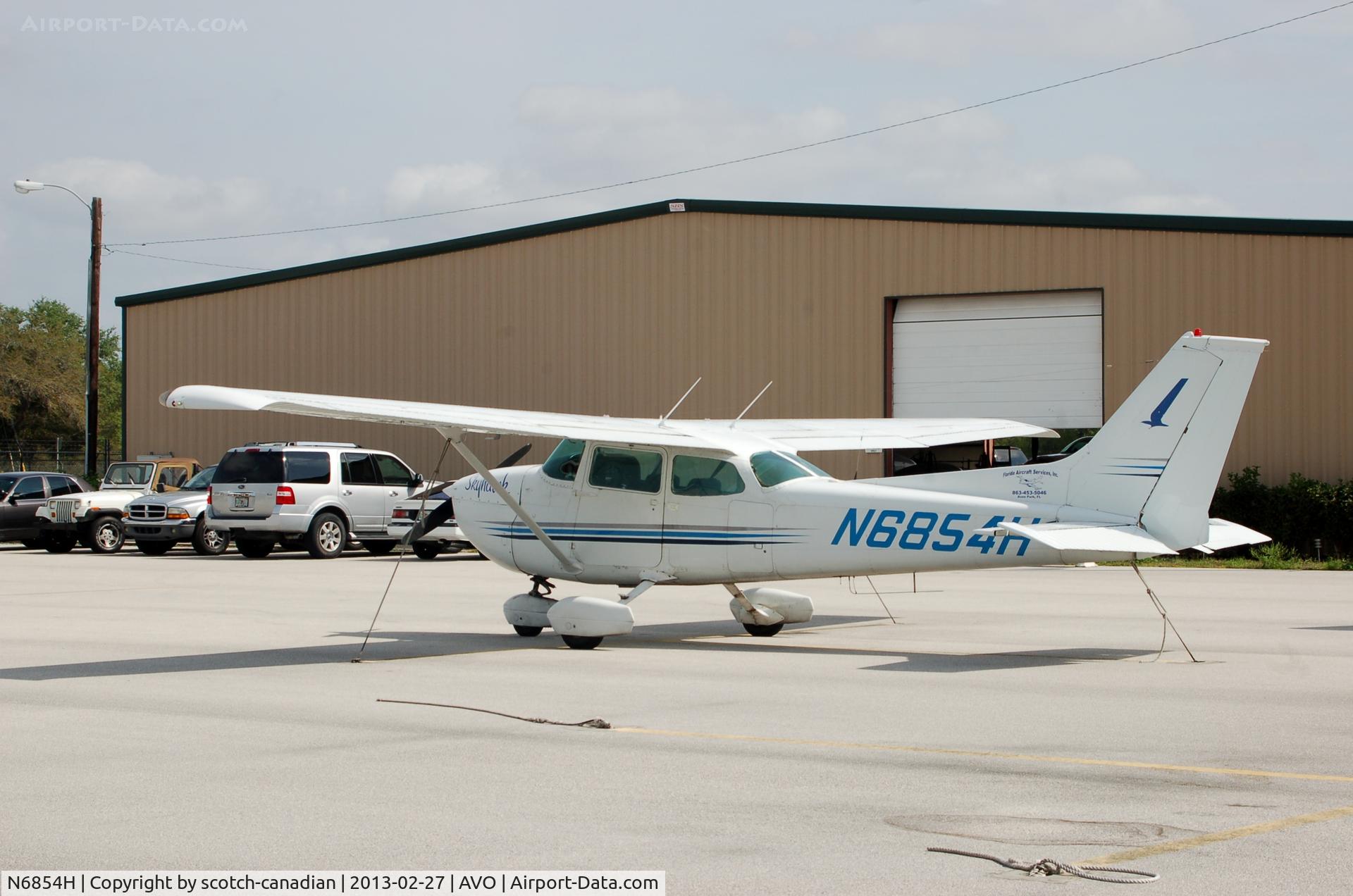 N6854H, 1975 Cessna 172M C/N 17265610, 1975 Cessna 172M, N6854H, at Avon Park Executive Airport, Avon Park, FL